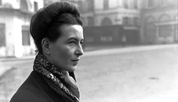 Os 5 livros que Simone de Beauvoir dizia que toda mulher deveria ler