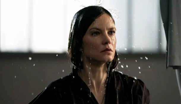 Thriller psicológico com Eric Bana explora isolamento, autonomia e o impacto de ideologias, na HBO Max