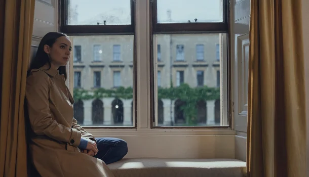 Netflix traz Sofia Carson e Corey Mylchreest em comédia romântica que divide opiniões, mas merece atenção