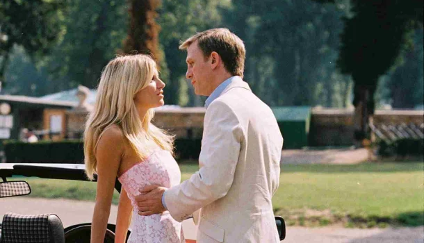 Thriller britânico que revelou Daniel Craig como 007 está na Netflix