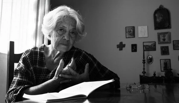 Adélia Prado faz 90 anos. A palavra é mais forte que o poder Adélia Prado faz 90 anos. A palavra é mais forte que o poder