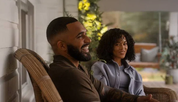 Versão moderna de romance bíblico acaba de estrear na Netflix e vai deixar seu final de semana mais leve