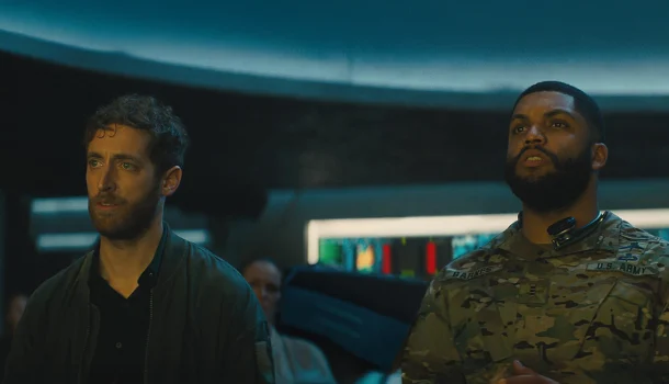 Desligue o cérebro, prepare a pipoca: o filme perfeito para o fim de semana chegou hoje à Netflix