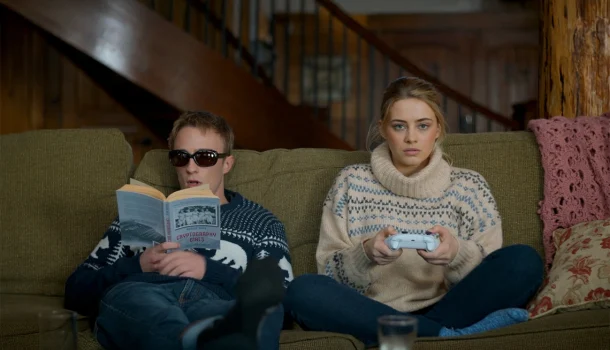 Desligue o cérebro e assista essa comédia romântica levinha no Prime Video Desligue o cérebro e assista essa comédia romântica levinha no Prime Video