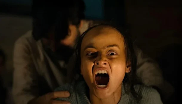 Sequência de terror ovacionado pela crítica:  filme volta com mesma força e qualidade, na Netflix Sequência de terror ovacionado pela crítica:  filme volta com mesma força e qualidade, na Netflix