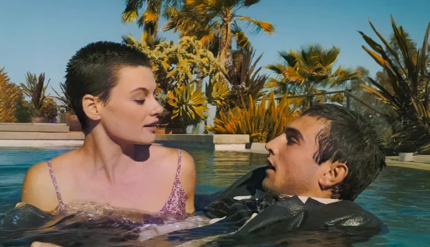 Você vai assistir com um sorriso no rosto: romance de ação de Luc Besson acaba de chegar ao Prime Video