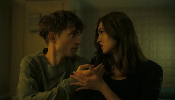 O novo filme do diretor de Parasita chegou à HBO Max — e talvez você nem tenha percebido