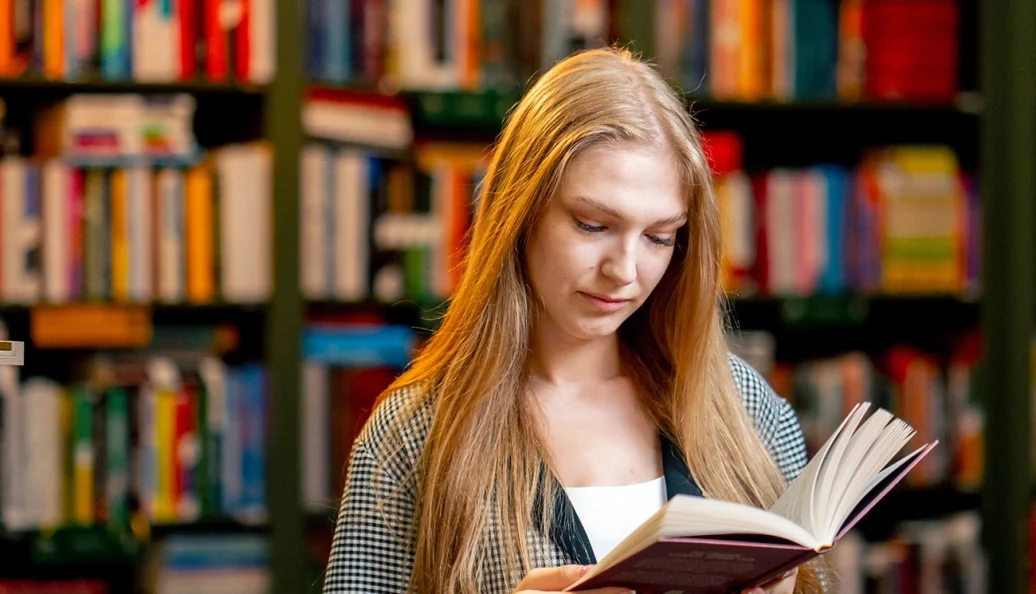 Mulher lendo