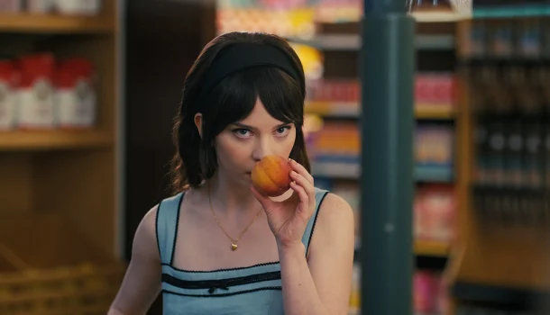 Ela é a companhia ideal e o pesadelo perfeito: filme da HBO Max que parece um episódio proibido de Black Mirror