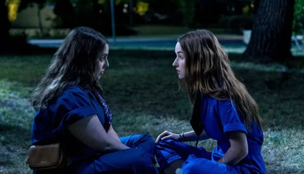 A comédia inteligente que conquistou a crítica e pode realmente melhorar o seu fim de semana acaba de chegar à Netflix