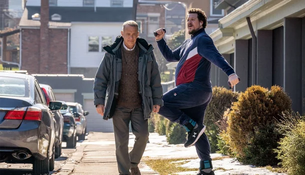 Com Tom Hanks, drama inspirado em best-seller, na Netflix, promete recuperar sua fé na humanidade