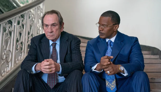 Um dos filmes mais brilhantes do último ano: atuações impecáveis de Tommy Lee Jones e Jamie Foxx. Já no Prime Video