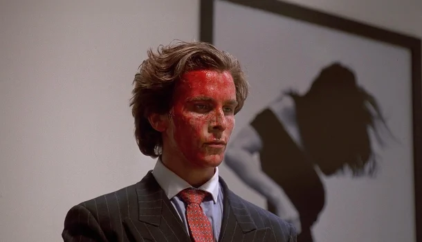 A elegância que apodrece: Christian Bale vive o retrato mais frio e fascinante da ambição moderna, agora na Netflix