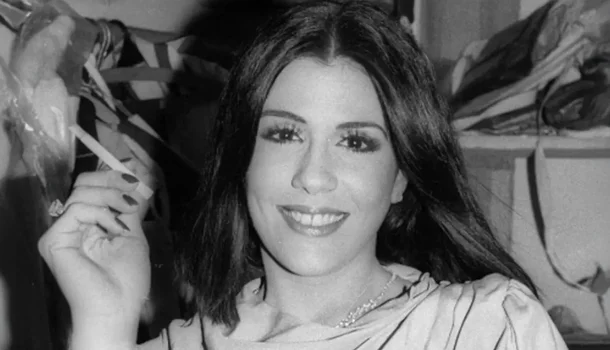 Ela atravessou a ditadura de biquíni em horário nobre. Aos 40, disse na TV que tinha Aids. O país mudou de canal Ela atravessou a ditadura de biquíni em horário nobre. Aos 40, disse na TV que tinha Aids. O país mudou de canal