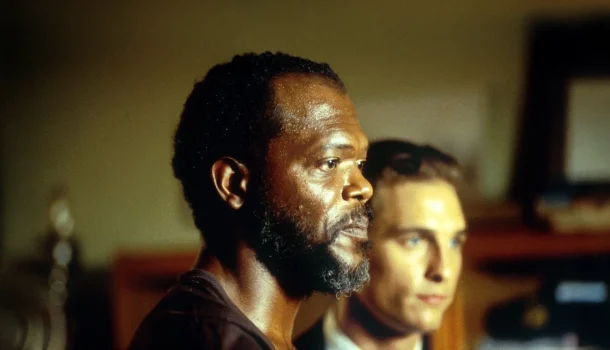 Samuel L. Jackson e Sandra Bullock em thriller devastador de Joel Schumacher que chegou à Netflix