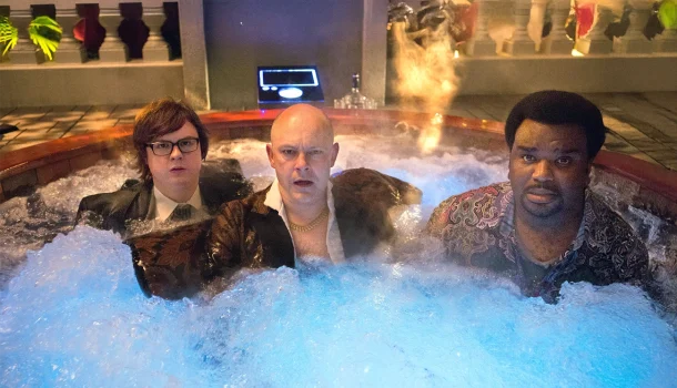 Passe os últimos dias do ano gargalhando: comédia besteirol na Netflix vai te fazer virar 2025 de bom humor