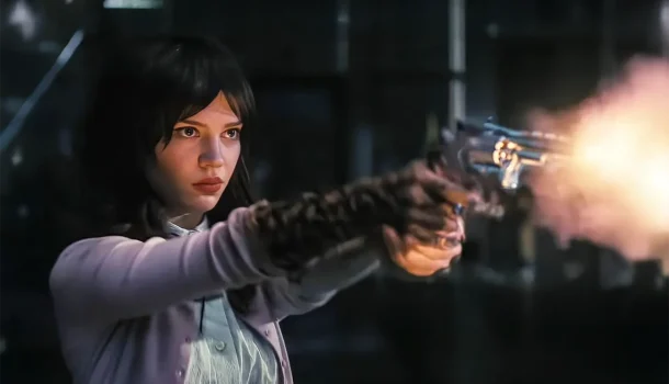 Acompanhante Perfeita aposta na violência para falar de relações programadas e controle emocional — na HBO Max