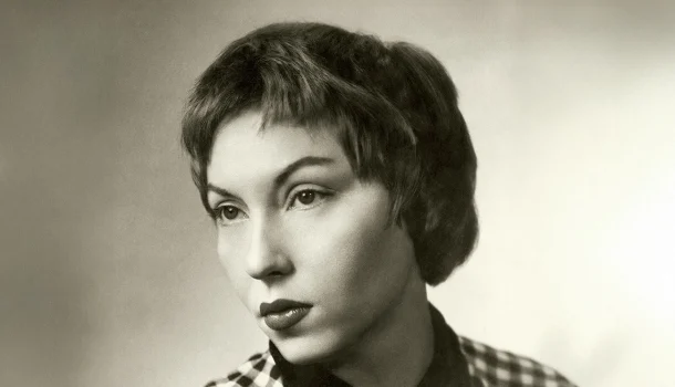 De uma aldeia na Ucrânia ao quarto de pensão no Rio: ela enterrou a mãe, criou um filho doente e mudou a literatura brasileira De uma aldeia na Ucrânia ao quarto de pensão no Rio: ela enterrou a mãe, criou um filho doente e mudou a literatura brasileira