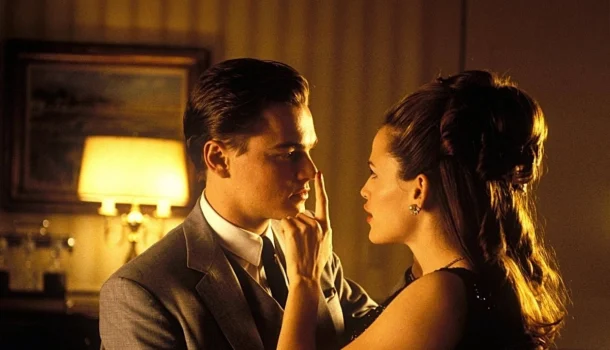 Thriller de Steven Spielberg com Tom Hanks e Leonardo DiCaprio é um dos filmes mais geniais do século, na Netflix