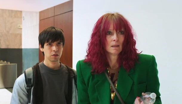 Problemista: filme brilhante da A24 que faz alegoria sobre falhar no capitalismo, na Netflix