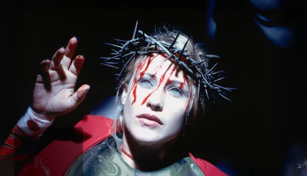 Terror com Patricia Arquette e Gabriel Byrne chega à Netflix e lança luz sobre um dos filmes mais polêmicos dos anos 90 Terror com Patricia Arquette e Gabriel Byrne chega à Netflix e lança luz sobre um dos filmes mais polêmicos dos anos 90