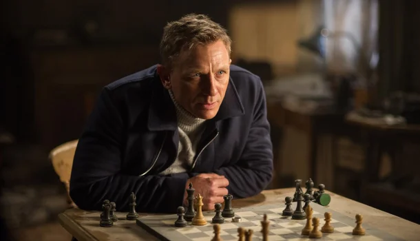 Netflix hoje: Daniel Craig e Christoph Waltz deixam James Bond com gosto de veneno e luxo