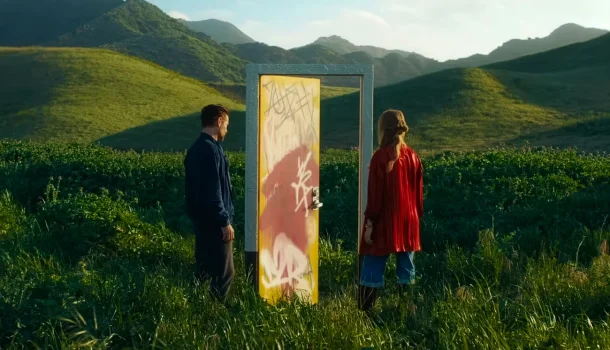 Realismo fantástico com Colin Farrell e Margot Robbie: o romance de Kogonada que renova a coragem de amar, na HBO Max