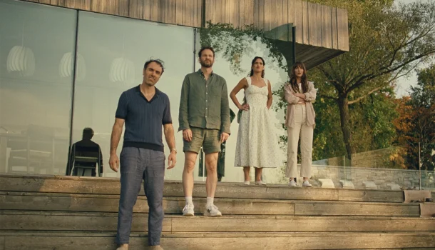 Comédia com Dakota Johnson no Prime Video vale mais que qualquer terapia de casal