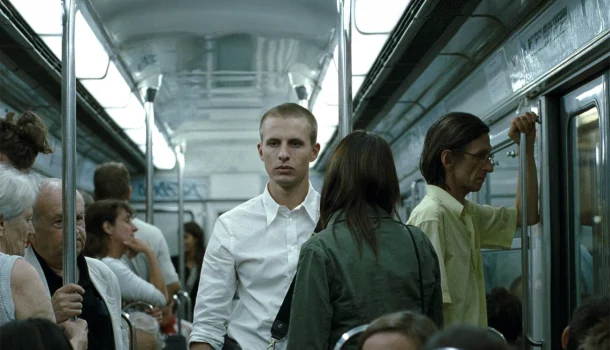 Filme que revelou Joachim Trier, um dos diretores cotados ao Oscar 2026, redefiniu o cinema norueguês contemporâneo e está na MUBI