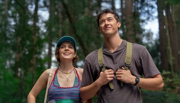 Baseado em best-seller do New York Times com 2 milhões de cópias vendidas, romance chega à Netflix e é número 1 mundial de audiência