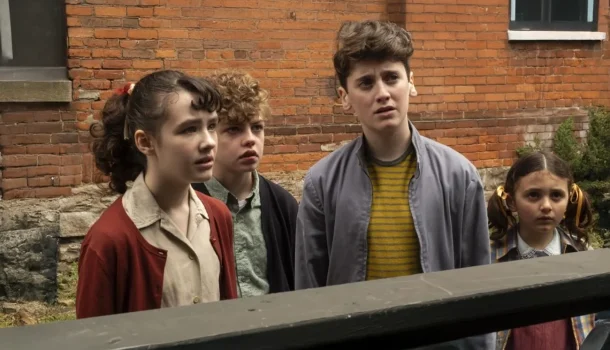 A série perfeita na HBO Max para quem ficou órfão de Stranger Things