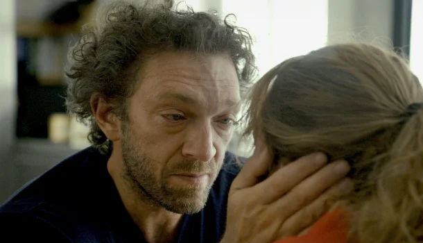 Vincent Cassel e Emmanuelle Bercot: quando o amor vira vício e vergonha — já no Prime Video