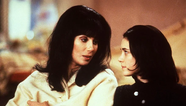 A comédia leve e envolvente com Cher, Winona Ryder e Christina Ricci que entrou na Netflix e vale a reprise no fim de semana