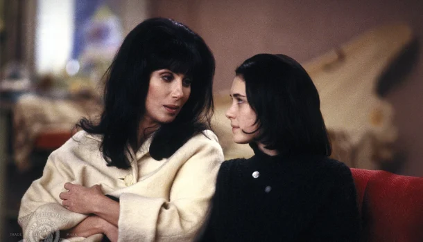 Clássico nostálgico dos anos 1990, com Cher e Winona Ryder, chega à Netflix Clássico nostálgico dos anos 1990, com Cher e Winona Ryder, chega à Netflix