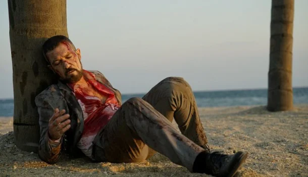 O roteirista de “Point Break” voltou ao crime urbano — e dá pra sentir esse DNA no filme mais visto da Netflix hoje