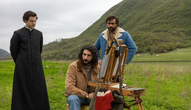 Estreou hoje na Netflix o filme italiano em que um jovem pintor vira o maior falsificador do Ocidente