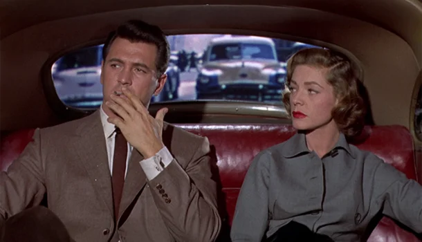 Drama de Douglas Sirk que venceu o Oscar e tem Lauren Bacall no elenco é uma crítica feroz ao ideal masculino do cinema clássico, na MUBI