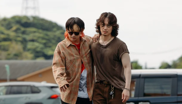 Um dos filmes japoneses mais provocadores dos últimos anos chegou à Netflix — e vai te fazer se remexer na cadeira