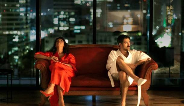 O filme da HBO Max que faz a fila virar vilã: quando “formar família” parece um processo infinito