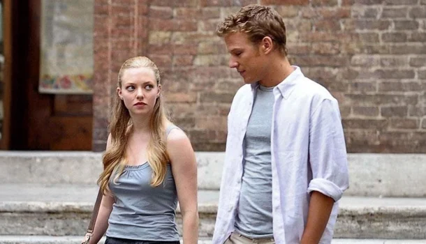 Amantes de literatura e sonhadores: romance com Amanda Seyfried e Gael García Bernal é pílula de ternura na Netflix