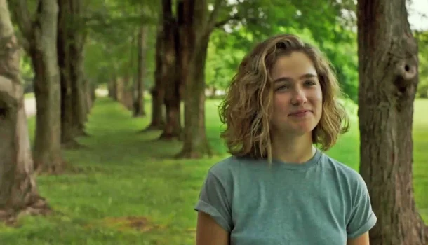 Para quem ama arquitetura e filosofia, o delicado filme de Kogonada na Mubi transforma silêncio em emoção