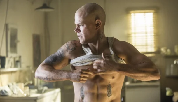 Ficção científica com Matt Damon e Wagner Moura, sob direção de Neill Blomkamp, está no Prime Video