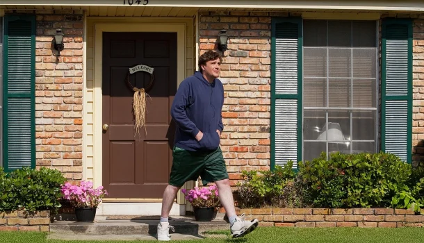 Sem acrobacias e sem grandes reviravoltas: filme com Jason Segel aposta em ver a vida como ela é, na Netflix