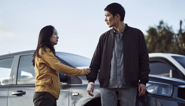 Na Netflix, um filme transforma vingança em poesia brutal — e é impossível desviar o olhar