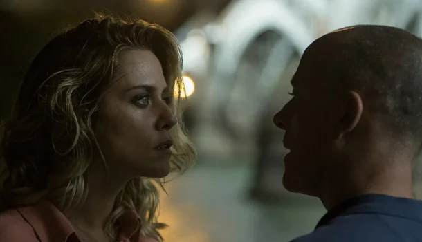 Baseado na obra-prima de Javier Cercas, o filme que é um pequeno diamante perdido na biblioteca da Netflix