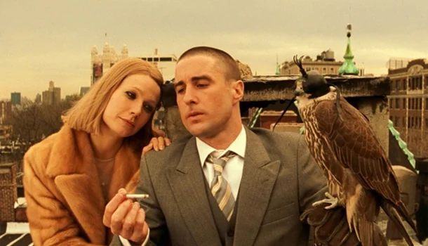 Wes Anderson reúne Gene Hackman, Anjelica Huston e Gwyneth Paltrow em comédia inteligente e profunda, na Netflix