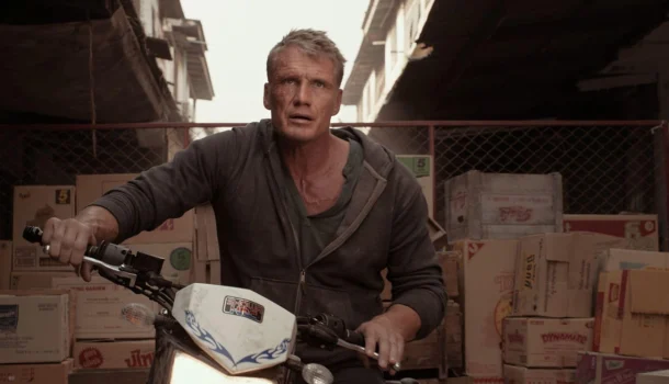 Bangkok vira labirinto: o filme da Netflix que te joga na rua e manda você se virar