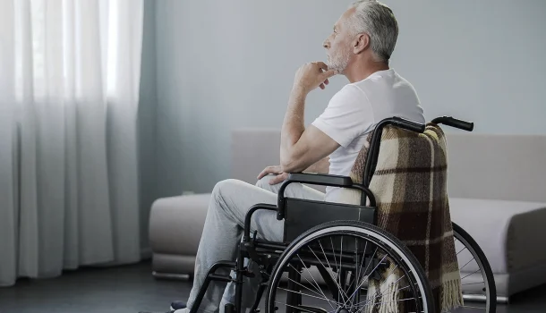 Comendo a dor pelas beiradas no fogão azul de quatro bocas Comendo a dor pelas beiradas no fogão azul de quatro bocas