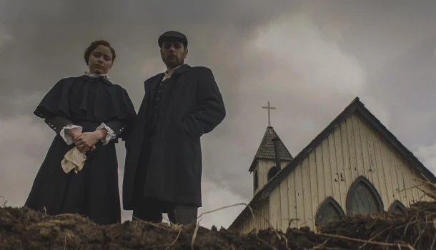 Este filme sombrio do Prime Video mistura beleza, fanatismo e horror de um jeito que pode te perturbar