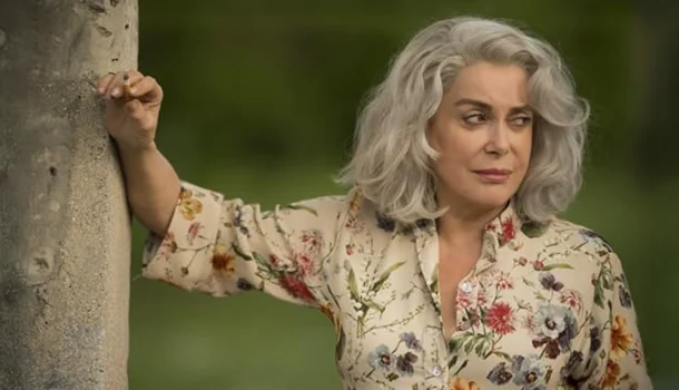 Uma mulher resolve ter um inusitado acerto de contas com sua história em dramédia estrelada por Catherine Deneuve no Prime Video